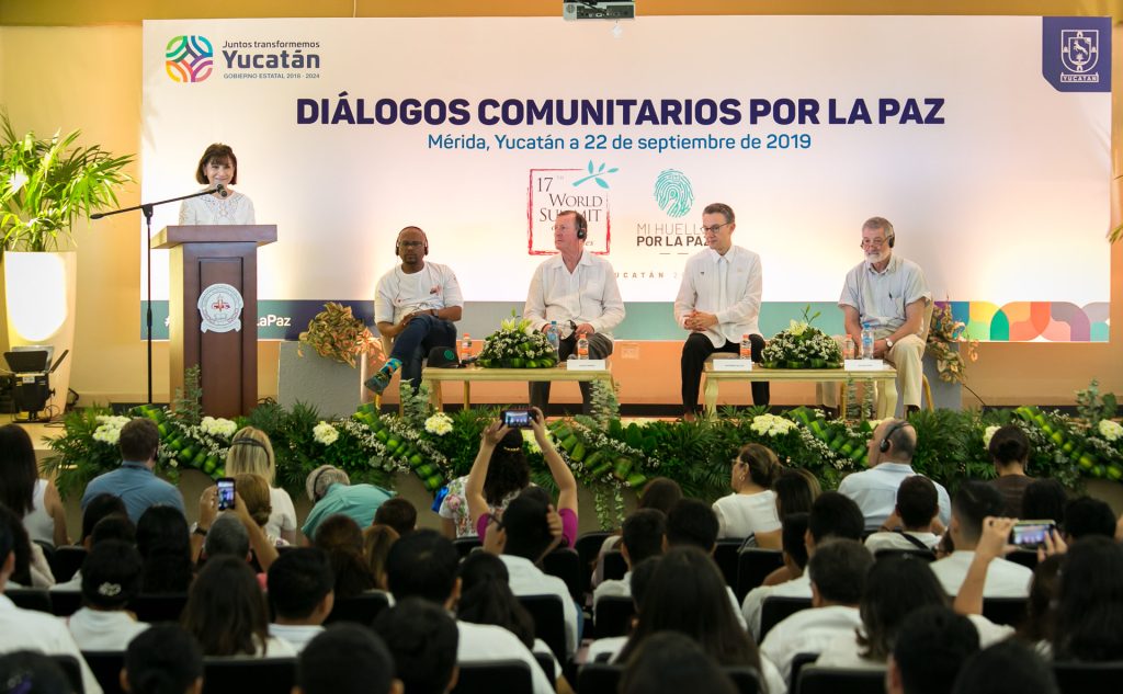 Premios Nobel piden a los jóvenes yucatecos pensar qué acción ayudaría a tener un mejor mundo