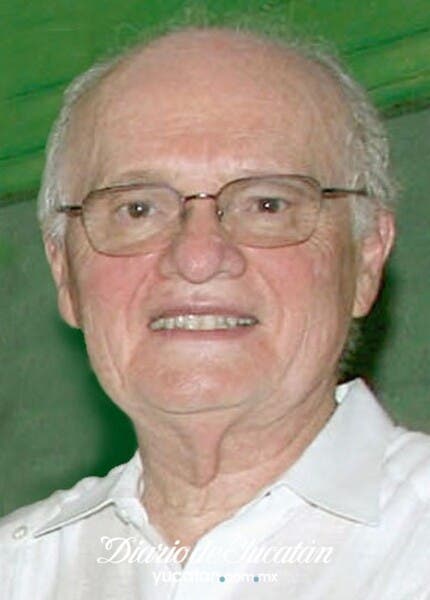 Fallece  el periodista Carlos R. Menéndez Navarrete, exdirector de Diario de Yucatán