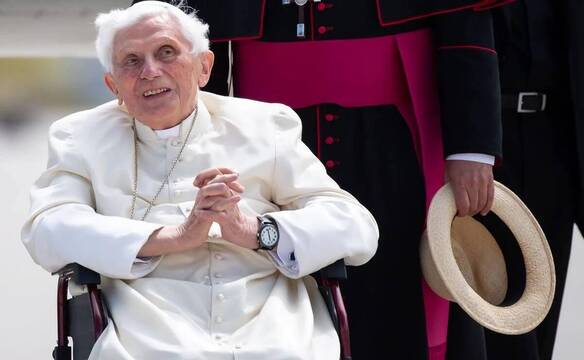 Benedicto XVI sufriría de herpes zóster desde que llegó de Alemania de visitar a su hermano