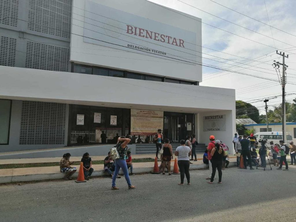 Protestan por la falta total de apoyos por parte de Huacho Díaz Mena