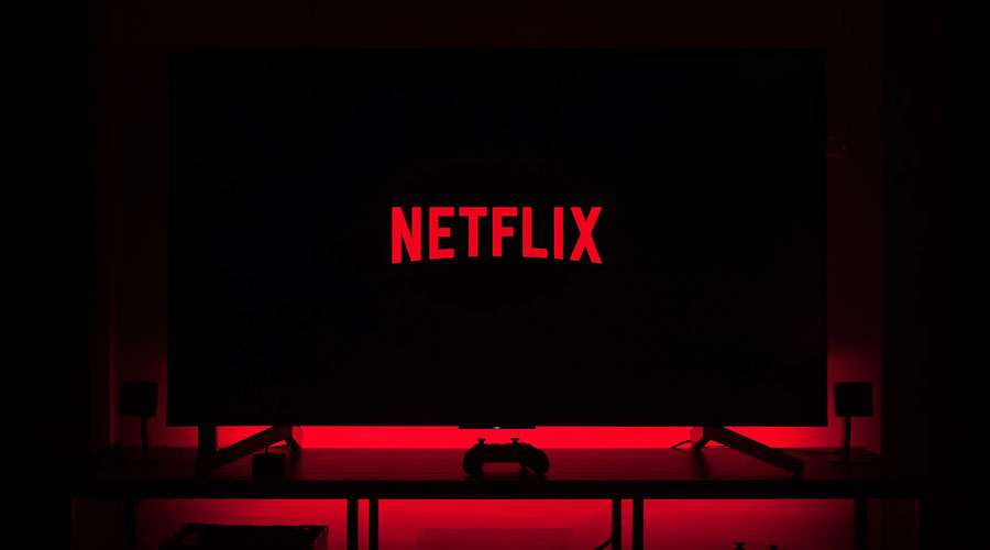 Senador de Estados Unidos pide investigación criminal por película que sexualiza a niñas en Netflix