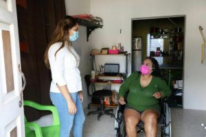 Apoyan con sillas y aparatos especiales a la población vulnerable de Yucatán