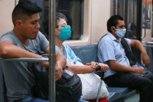 El 33 % de los mexicanos cree que el Covid-19 fue creado en un laboratorio chino