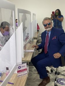 Carlos Villagrán “Kiko” se registra como candidato a gubernatura y alcaldía de Querétaro