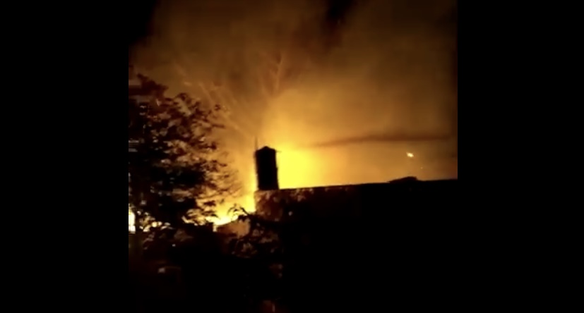 Se incendia carpintería en el Centro de Mérida