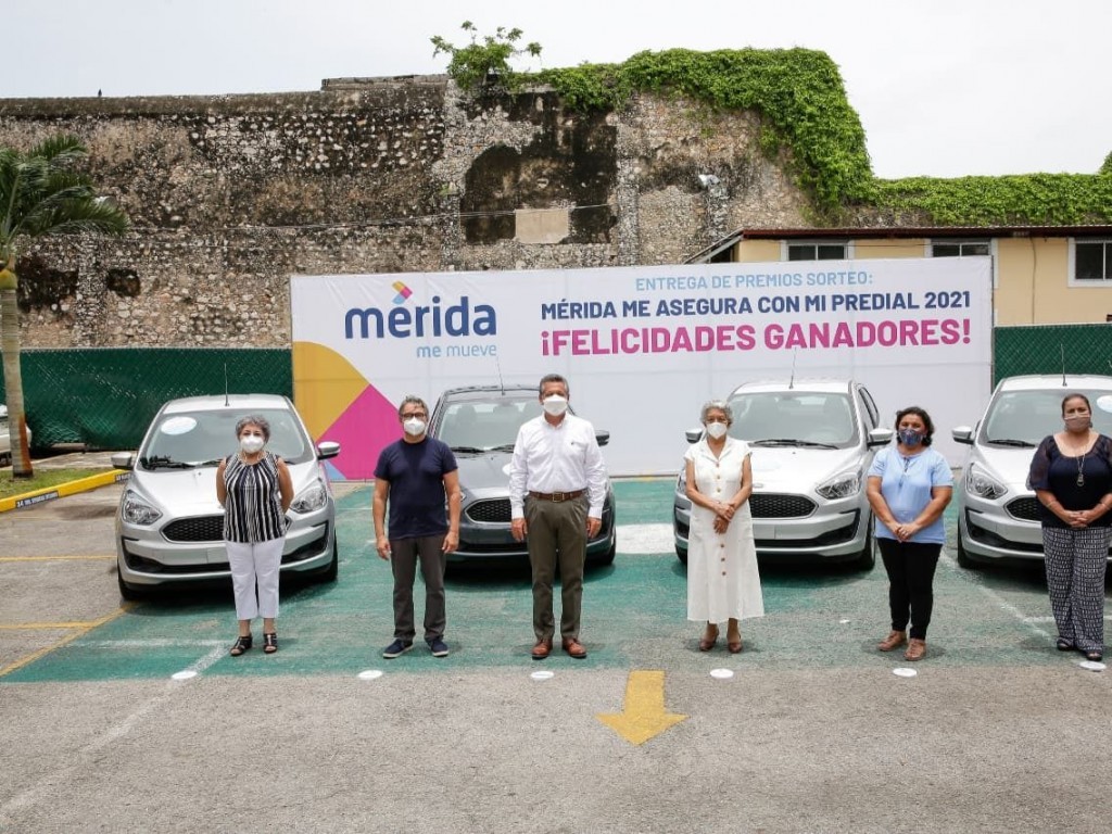 Entregan premios a los ganadores de “Mérida me asegura con mi Predial 2021”
