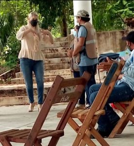 A escondidas y exigiendo privilegios, Verónica Camino Farjat se vacuna en Cantamayec