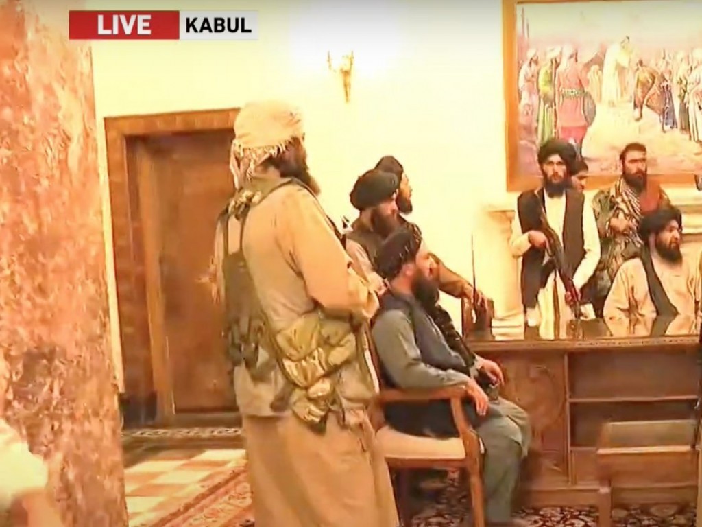 Se desata el terror en Afganistán, el Presidente Ashraf Ghani  dice que su salida fue para “evitar un derramamiento de sangre”