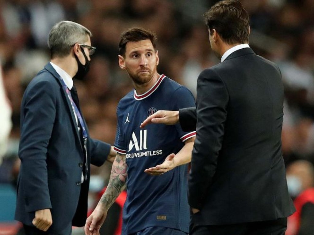 Messi, baja por golpe en la rodilla