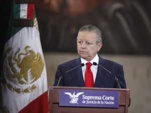 La Suprema Corte dará licencia de paternidad pagada por 3 meses