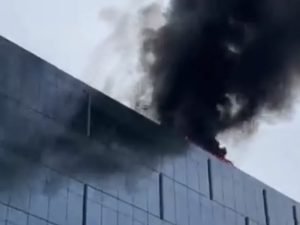 Un incendio cerca del Capitolio moviliza a los bomberos