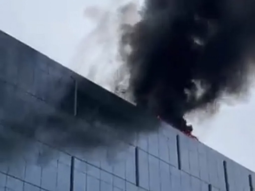 Un incendio cerca del Capitolio moviliza a los bomberos