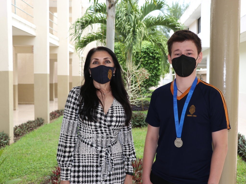 Un alumno de la Prepa 1 de la UADY hace historia en la Olimpiada de Física
