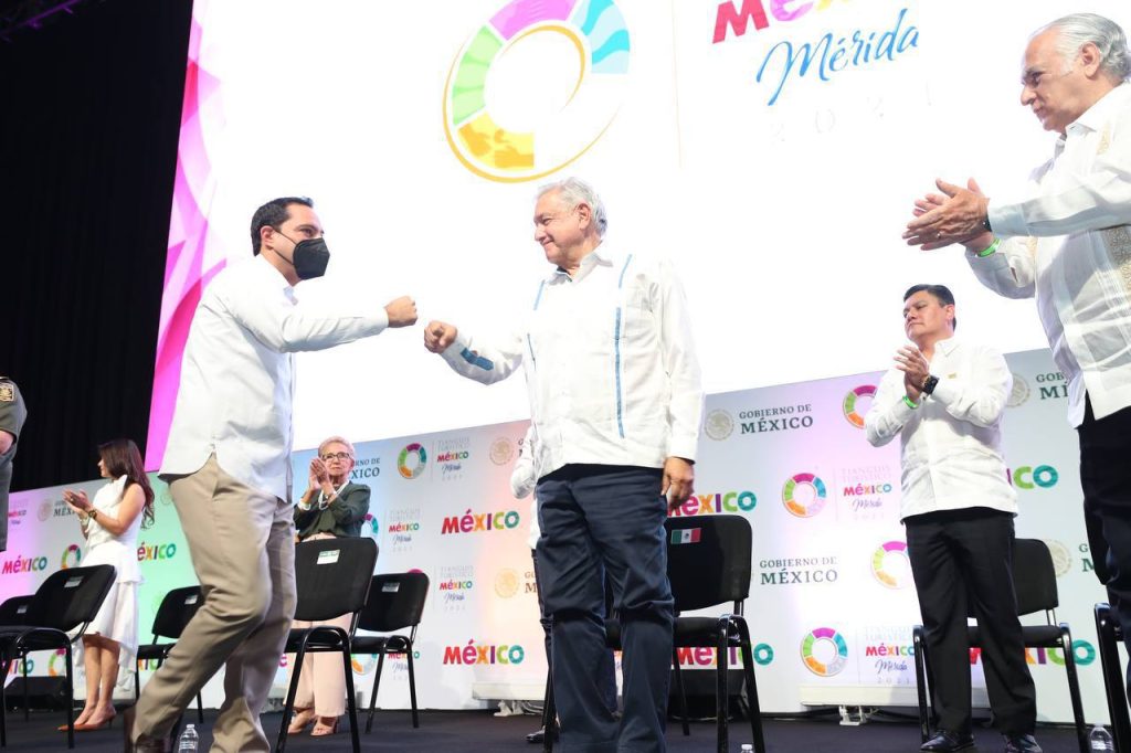 Mauricio Vila es un extraordinario gobernante: AMLO