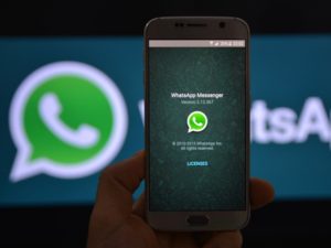 WhatsApp tendría una tercera palomita azul para avisar si hacen captura de pantalla