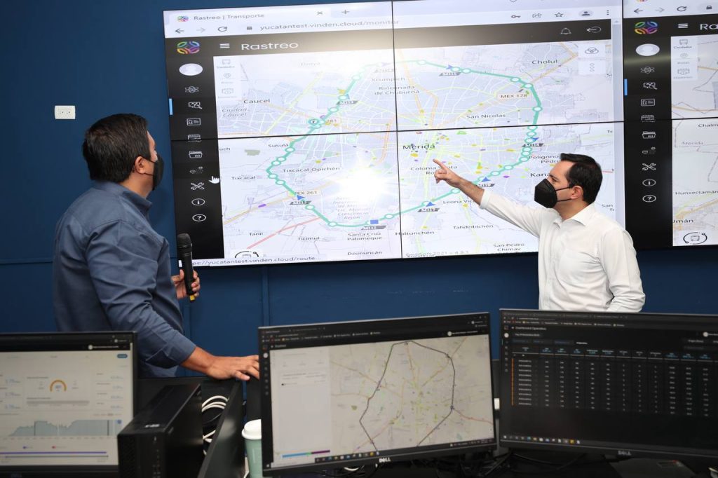 El Gobernador Mauricio Vila Dosal supervisa el Centro de Control y Monitoreo del sistema de transporte público “Va y ven”