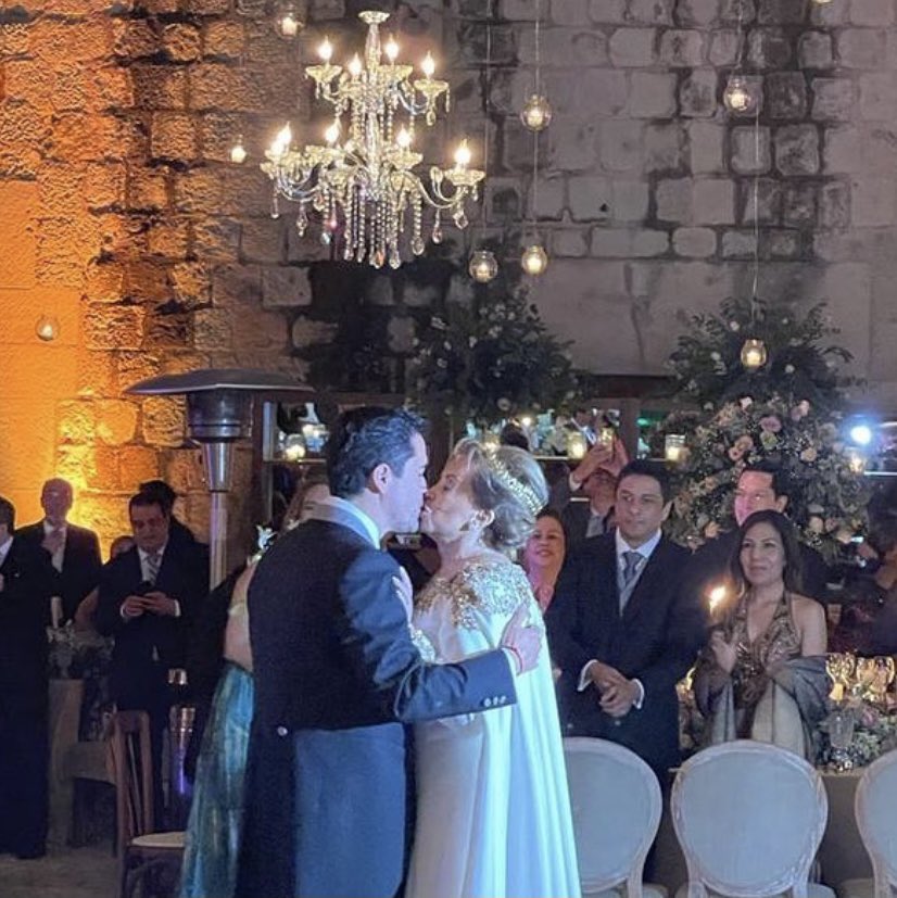Elba Esther Gordillo se casó en Oaxaca