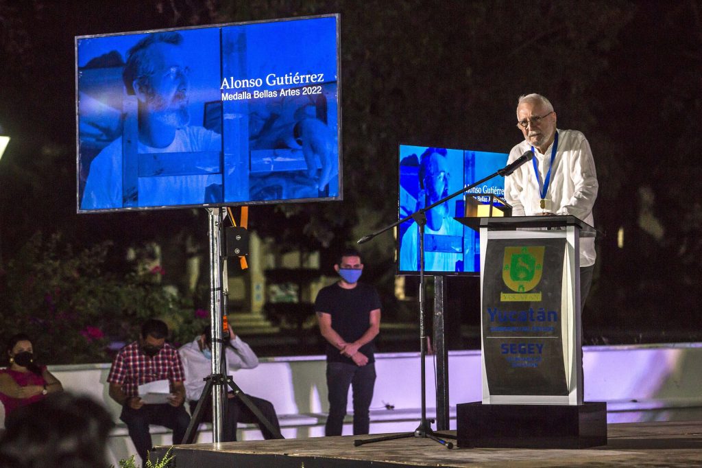 Alonso Gutiérrez recibe Medalla Bellas Artes 2022