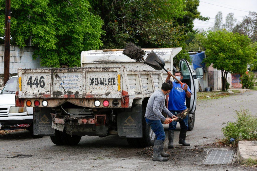 Despliega el Ayuntamiento de Mérida cuadrillas de trabajadores para evitar afectaciones por las lluvias