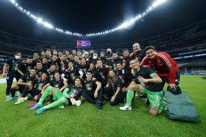 México derrota a El Salvador y se va a Qatar 2022