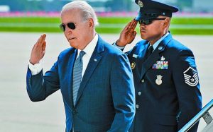 Biden llega a Rzeszow en Polonia, cerca de la frontera con Ucrania
