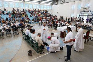 El Jueves Santo el Arzobispo lavó los pies de presos del Cereso de Mérida
