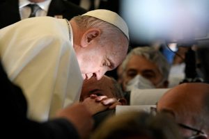 El Papa Francisco pide a Europa abrir sus puertas a africanos al igual que a ucranianos