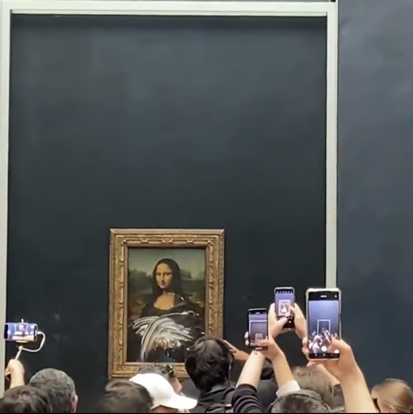Lanzan un “pastelazo” a la Monna Lisa