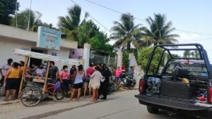 Decenas de personas sufren intoxicación por cochinita contaminada en Seyé