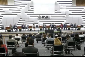 El INE obtiene reconocimiento como Institución 100 por ciento capacitada del INAI