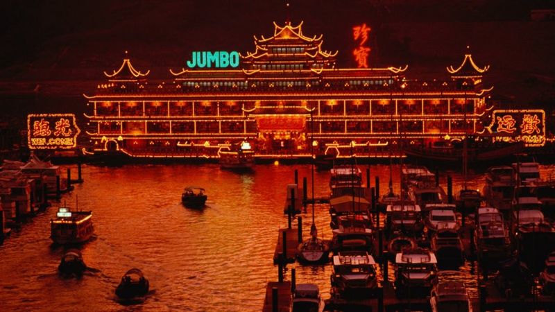 Se hunde el Jumbo, icónico restaurante flotante de Hong Kong