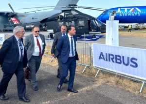 En una de las más importantes ferias de la industria aeronáutica mundial, el Gobernador Mauricio Vila Dosal promueve las ventajas de invertir en Yucatán
