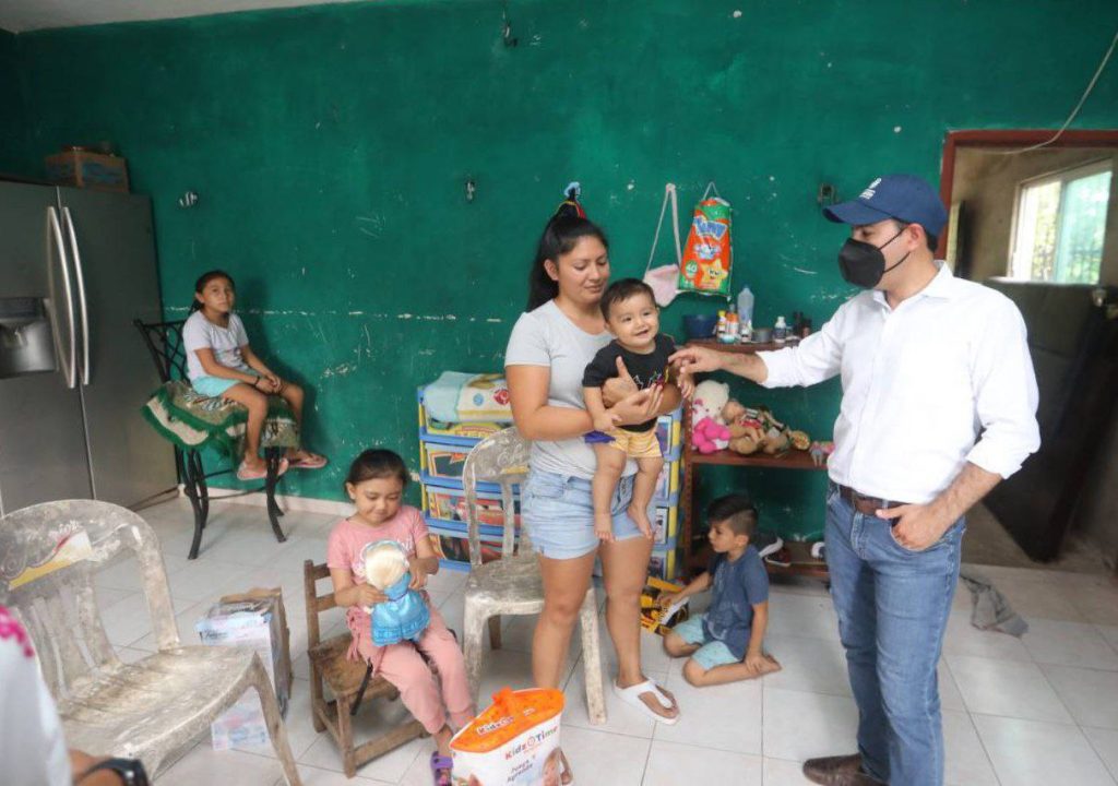 El Gobernador Mauricio Vila Dosal lleva al interior del estado apoyo económico y alimenticio a pacientes con cáncer que se atienden en el Hospital General Dr. Agustín O´Horán