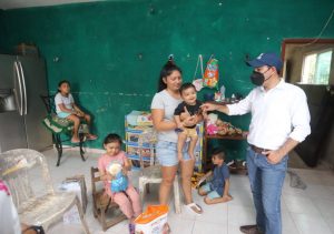 El Gobernador Mauricio Vila Dosal lleva al interior del estado apoyo económico y alimenticio a pacientes con cáncer que se atienden en el Hospital General Dr. Agustín O´Horán
