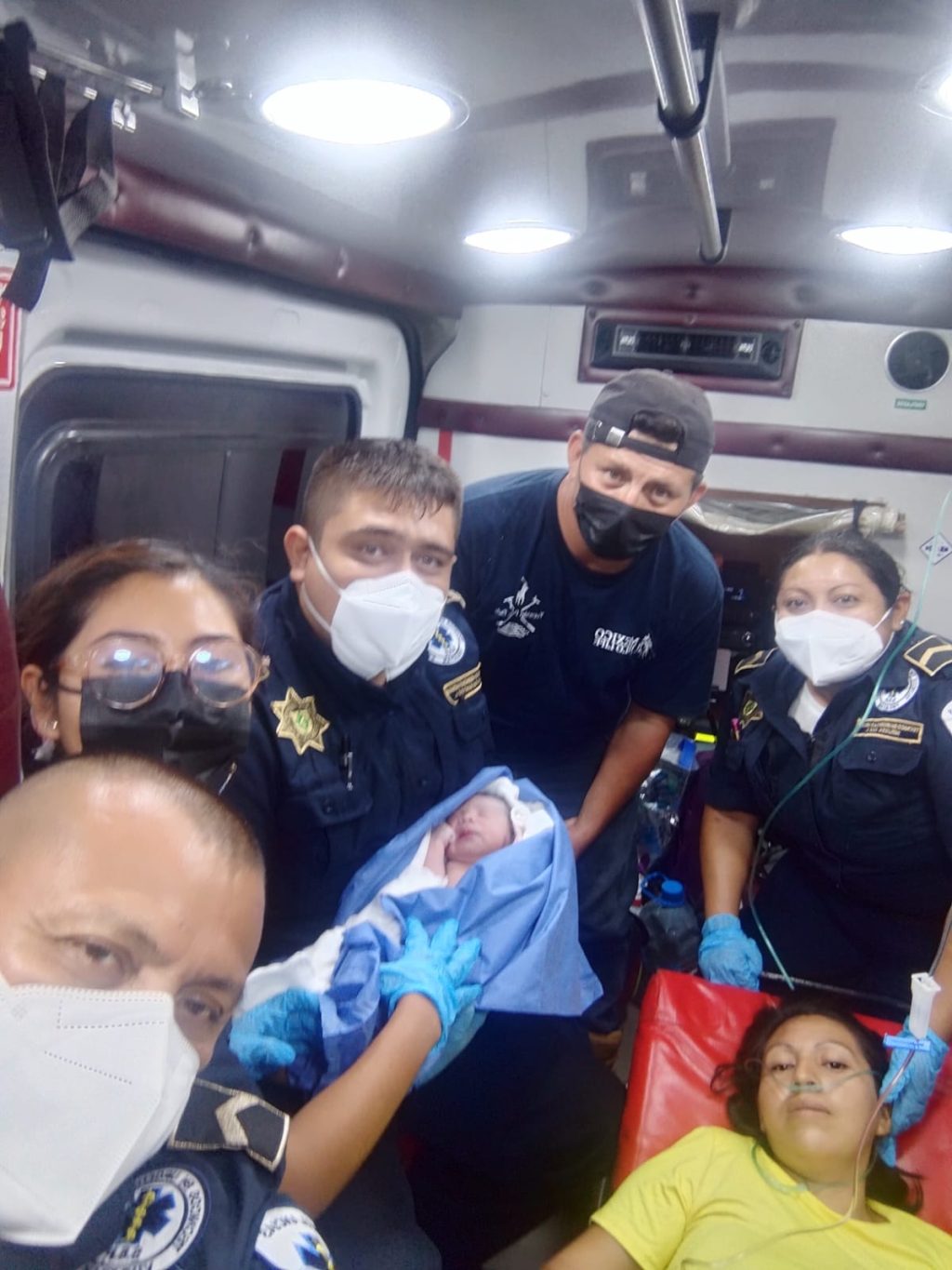 Nace un bebé en la ambulancia de la SSP cuando se dirigía al hospital