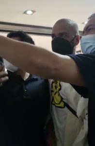Caos por la llegada de Dani Alves  en el aeropuerto de la CDMX 