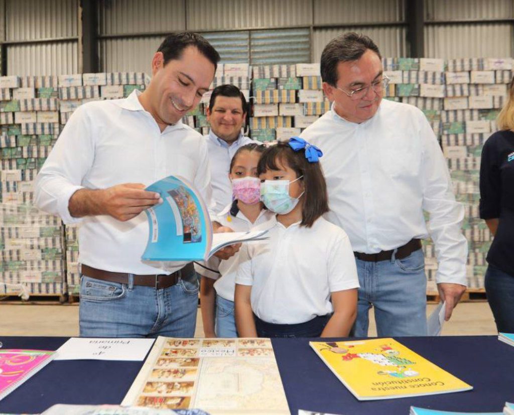 El Gobernador Mauricio Vila Dosal da el banderazo de arranque de la distribución de más de 267 mil paquetes útiles escolares del programa “Impulso Escolar”