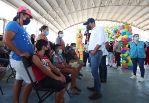 Supervisa el Gobernador Mauricio Vila Dosal en Ticul la vacunación en niñas y niños de 5 a 11 años