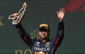 “Checo” Pérez logra el segundo lugar en Bélgica y suma 22 podios en Fórmula 1