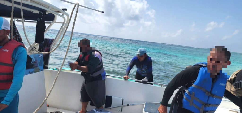 La Marina rescata a cubanos que estaban a la deriva en Isla Pérez