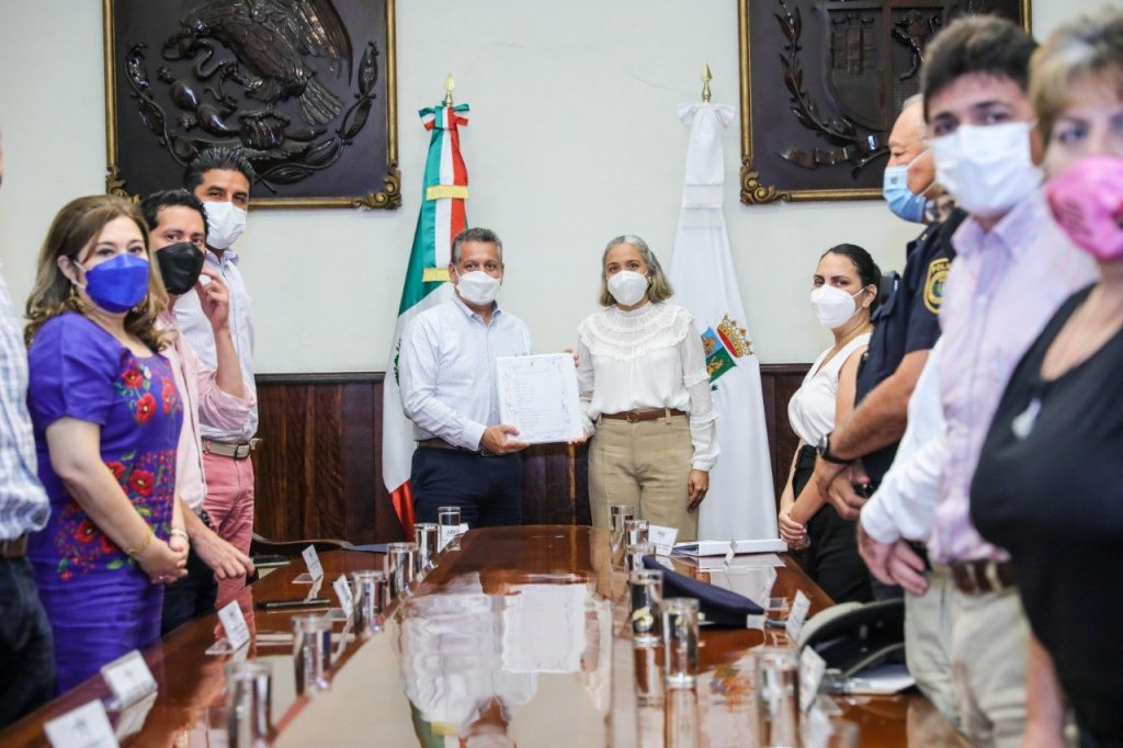 Entregan la propuesta para proteger y garantizar el bienestar de la fauna en Mérida