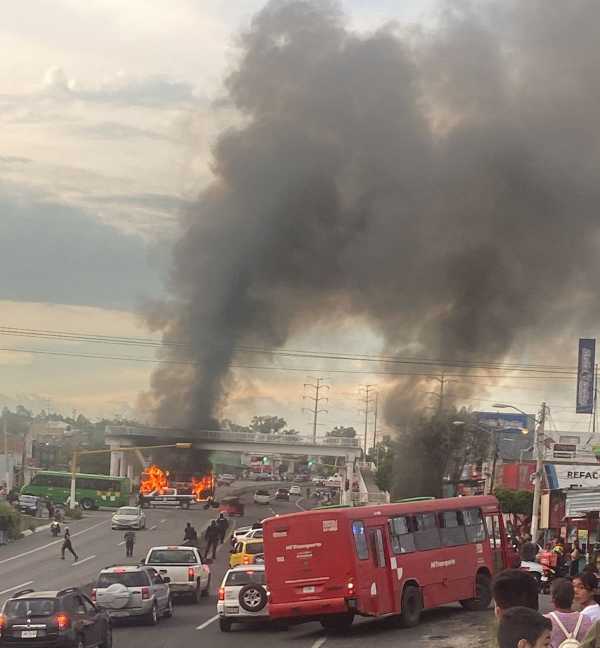 LOS NARCOS PROVOCAN NOCHE DE TERROR EN MÉXICO