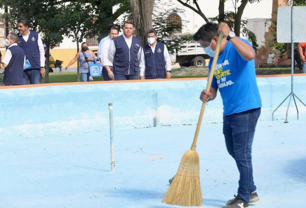 Sigue la rehabilitación de las glorietas y fuentes en Mérida 