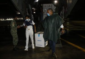 Arriba a Yucatán nuevo lote de 108 mil dosis contra el Coronavirus
