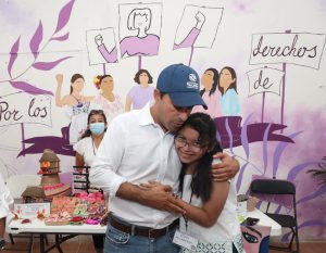 El Gobernador Mauricio Vila entrega la remodelación del Centro de Salud de Celestún   