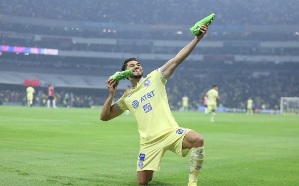 El América se lleva el clásico futbolero, vence 2-1 a las Chivas     
