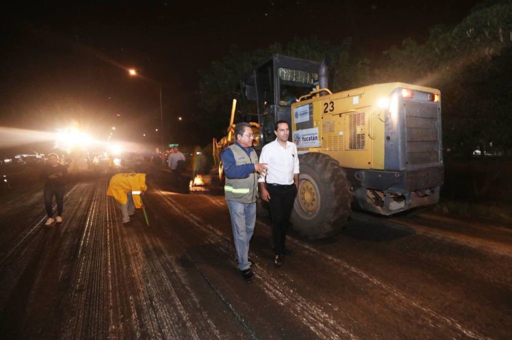 Vila Dosal supervisó el tercer tramo en el que se realizan trabajos como parte de la repavimentación de 4.7 kilómetros más críticos del Periférico