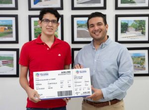 Estudiante yucateco recibe respaldo de Vila Dosal para viajar a un programa la NASA