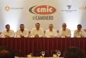 La CMIC reconoce a los constructores de caminos en Yucatán