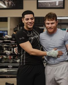 El grupero Eduin Caz confesó que se drogó tras la pelea del Canelo Álvarez 
